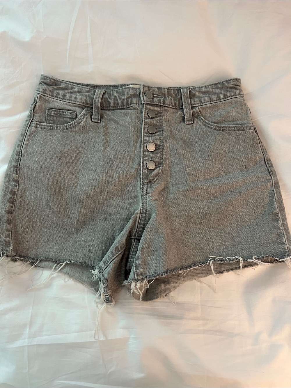 Universal Thread High-Rise Grey Denim Button-Front Women’s Shorts